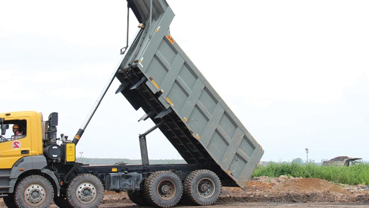 Advantages of Tipper Trucks - Rajog Enterprises